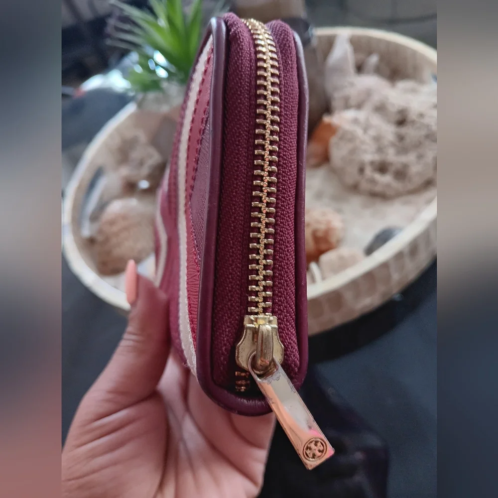 Tory Burch Saffiano Leather Wallet EUC